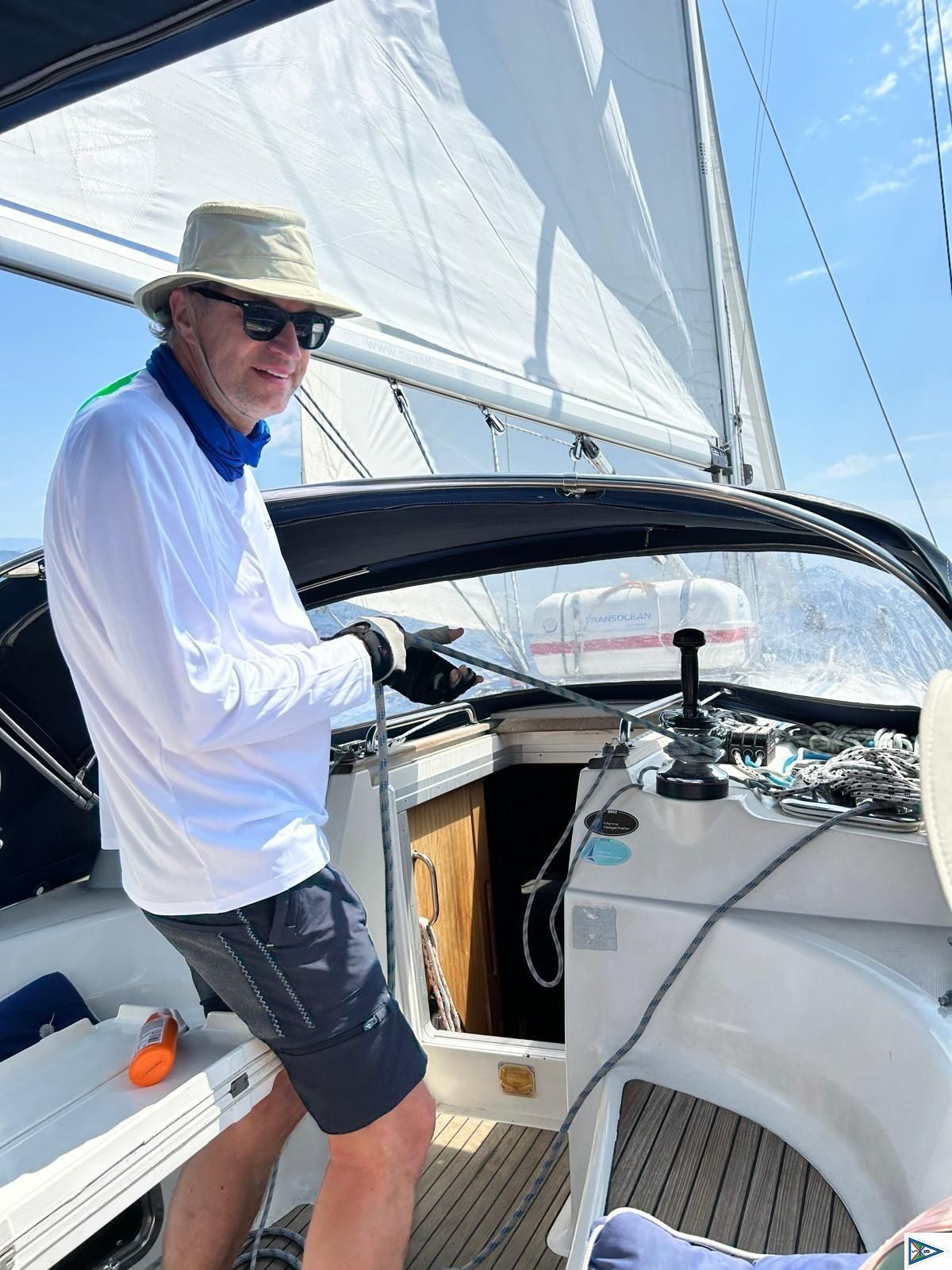 Motorboogt fahren bei 40 Grad Celsius